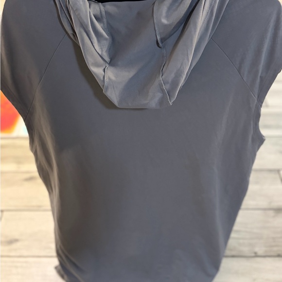 Men’s used Nike grey sleeveless hoodie size XL running Pre own items are as is - Picture 4 of 4